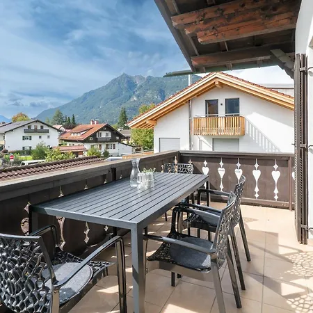 Apartmán 3-zimmer-rueckzugsort Mit Panoramabalkon In Bestlage