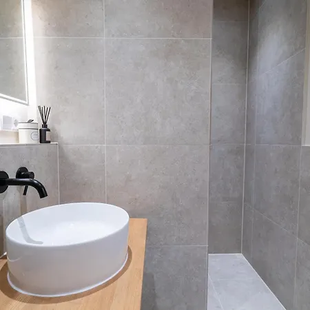 3-zimmer-rueckzugsort Mit Panoramabalkon In Bestlage * جارمش بارتنكيرشن