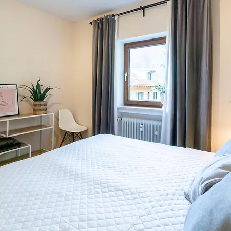 Apartmán 3-zimmer-rueckzugsort Mit Panoramabalkon In Bestlage *