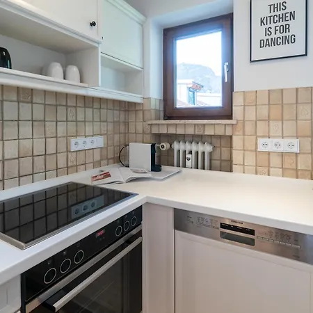 3-zimmer-rueckzugsort Mit Panoramabalkon In Bestlage جارمش بارتنكيرشن