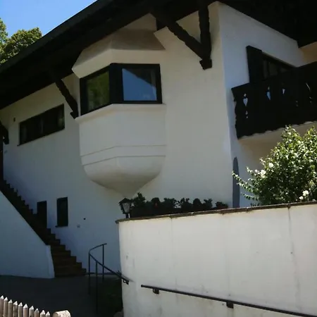Apartment 3-zimmer-rueckzugsort Mit Panoramabalkon In Bestlage *