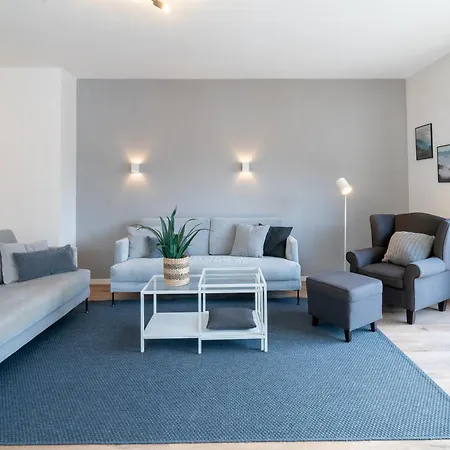 3-zimmer-rueckzugsort Mit Panoramabalkon In Bestlage