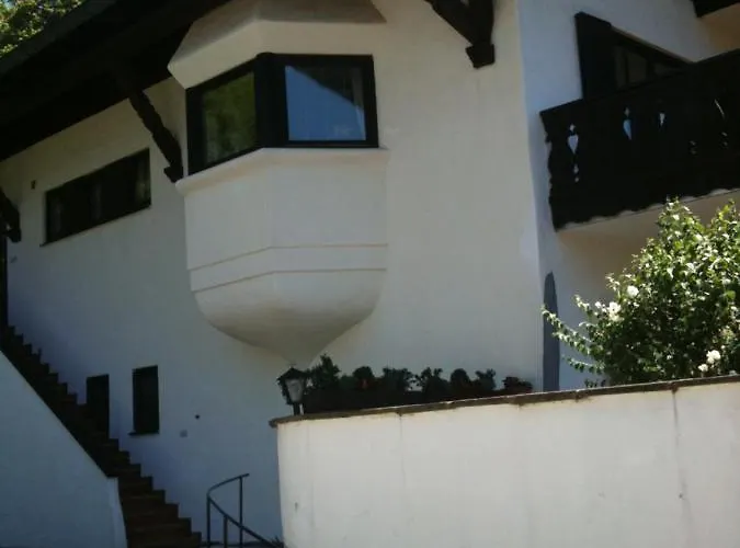 Διαμέρισμα 3-zimmer-rueckzugsort Mit Panoramabalkon In Bestlage *