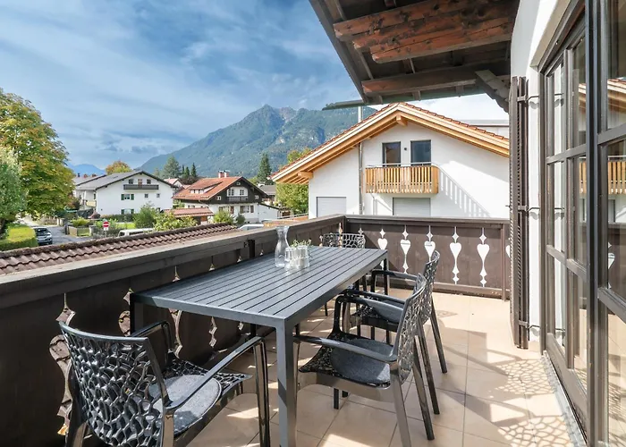 Διαμέρισμα 3-zimmer-rueckzugsort Mit Panoramabalkon In Bestlage