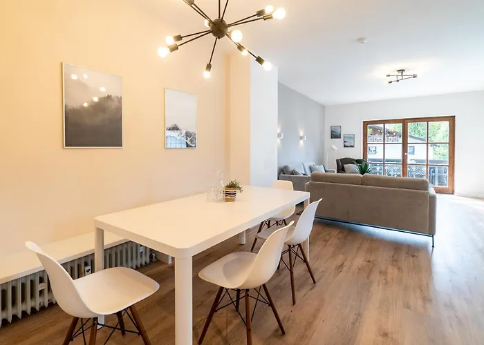 Apartmán 3-zimmer-rueckzugsort Mit Panoramabalkon In Bestlage *